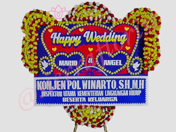 Rangkaian bunga papan ucapan Happy Wedding warna merah dan biru